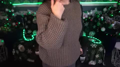 Dafni Mon online show from 12.22.25