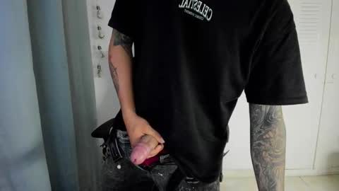 Snapshot of dage_19 chatting on 11.12.25 my name is Jhon and I live in colombia online show from 11.12.25