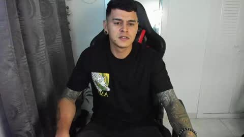 Snapshot of dage_19 chatting on 05.11.26 my name is Jhon and I live in colombia online show from 05.11.26