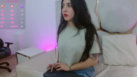Snapshot of dahia_tay chatting on 01.08.25 dahia online show from 01.08.25