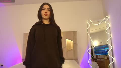 Snapshot of dahia_tay chatting on 02.04.25 dahia online show from 02.04.25