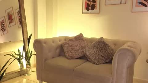 Dahiann Walcott online show from 03.03.26