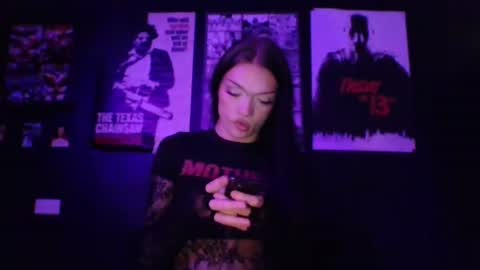 Snapshot of dahlia_adore chatting on 10.17.25 dahlia_adore online show from 10.17.25