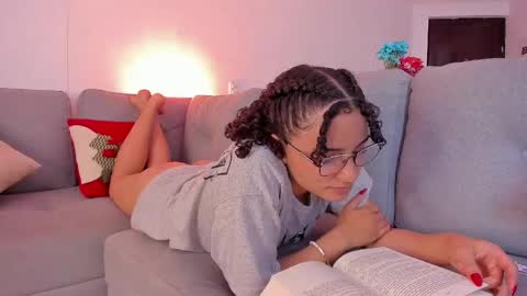Snapshot of dahliabrowniee chatting on 12.28.24 Dahli online show from 12.28.24