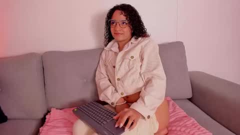Snapshot of dahliabrowniee chatting on 01.26.25 Dahli online show from 01.26.25