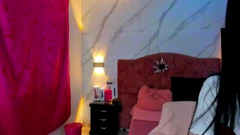 Snapshot of dahlyagoddess chatting on 07.18.26 diosa dhaly online show from 07.18.26