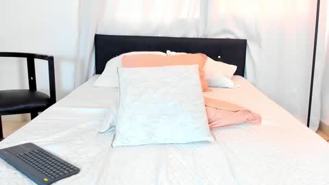 Daila Smith  online show from 02.12.25