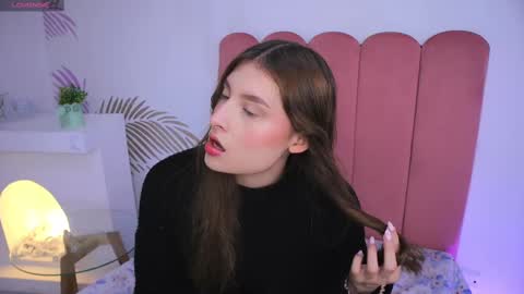 Lauren            online show from 02.26.25