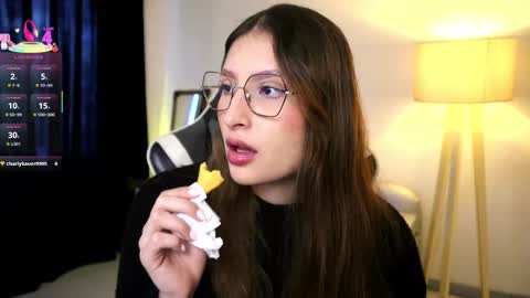 Lauren            online show from 09.11.25