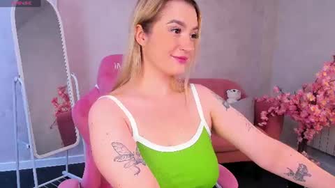Snapshot of daisy_beckerr chatting on 07.04.26 Viickie online show from 07.04.26