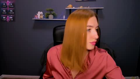 Snapshot of daisy_candy chatting on 12.10.24 Little Di online show from 12.10.24