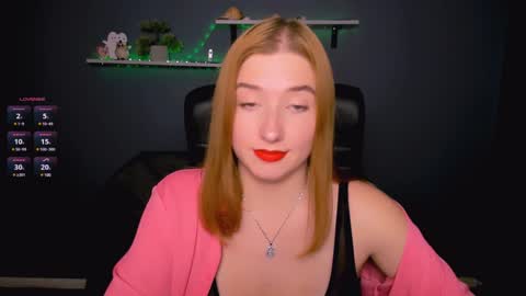 Snapshot of daisy_candy chatting on 12.11.24 Little Di online show from 12.11.24