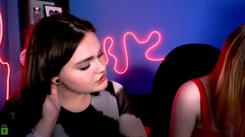 Snapshot of daisy_candy chatting on 09.25.25 Little Di online show from 09.25.25