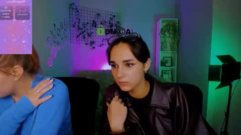 Snapshot of daisy_candy chatting on 10.01.25 Little Di online show from 10.01.25