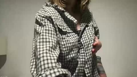 Snapshot of daisy_lately chatting on 03.02.26 daisy_lately online show from 03.02.26