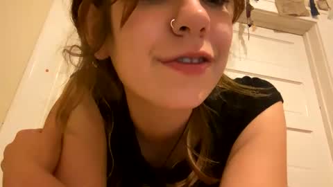 Snapshot of daisybaby699 chatting on 04.21.26 DaisyB3 online show from 04.21.26