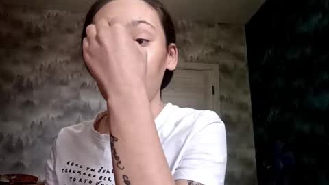 Snapshot of daisydobbin chatting on 02.21.26 Alla online show from 02.21.26