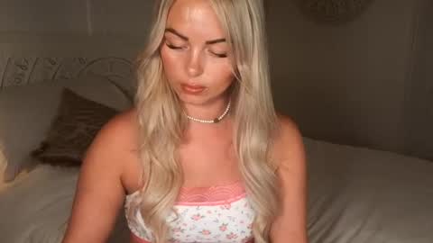 Snapshot of daisydreams_cumtrue chatting on 07.28.26 Daisy Dreams online show from 07.28.26