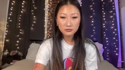 Daisy Kim online show from 02.20.25