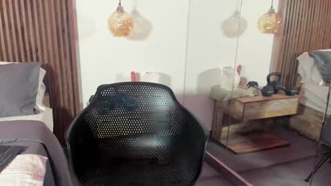 daisylin_mb online show from 11.18.25