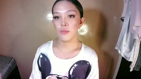 Snapshot of daisylira chatting on 12.13.24 LILY christmas wish breast implant online show from 12.13.24