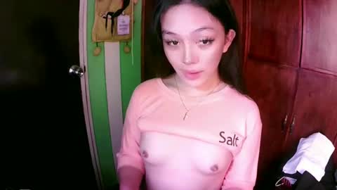 Snapshot of daisylira chatting on 12.19.24 LILY christmas wish breast implant online show from 12.19.24