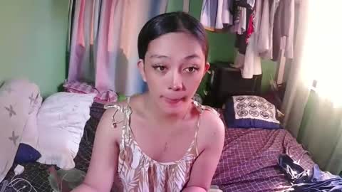 Snapshot of daisylira chatting on 01.02.25 LILY christmas wish breast implant online show from 01.02.25