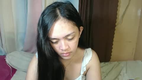 Snapshot of daisylira chatting on 01.22.25 LILY christmas wish breast implant online show from 01.22.25