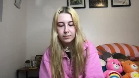 Snapshot of daisymynx chatting on 04.15.26 daisymynx online show from 04.15.26