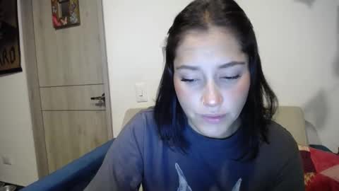 IG  dakotasofiaa online show from 02.12.25