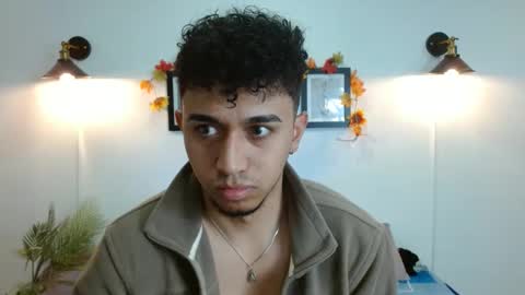 Snapshot of dakota_rouse_lx chatting on 11.04.25 dakota Rouse Lx online show from 11.04.25