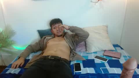 Snapshot of dakota_rouse_lx chatting on 11.05.25 dakota Rouse Lx online show from 11.05.25