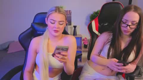 Snapshot of dakotajoan69 chatting on 04.07.26 JoannaDakota online show from 04.07.26