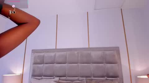 Snapshot of dakotawangi chatting on 02.25.26 online show from 02.25.26