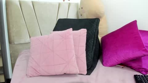  Ren  online show from 02.25.25