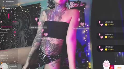 dalia_vorhees online show from 12.19.24