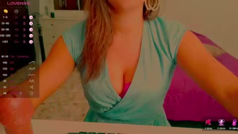 Snapshot of dalila_sexxx chatting on 06.15.26 Dalila online show from 06.15.26