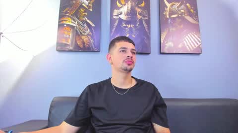 Snapshot of damian__oliver chatting on 01.10.26 Damian Oliver online show from 01.10.26