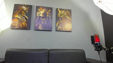 Snapshot of damian__oliver chatting on 01.11.26 Damian Oliver online show from 01.11.26