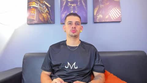 Snapshot of damian__oliver chatting on 01.13.26 Damian Oliver online show from 01.13.26