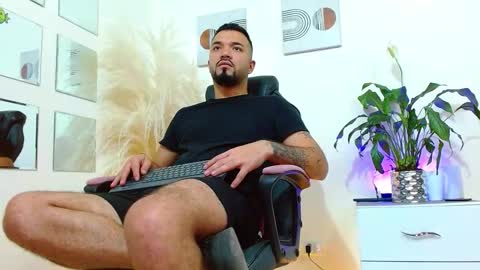 damian_ferrer01 online show from 10.17.25