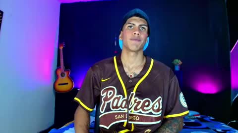 Damian online show from 02.25.25