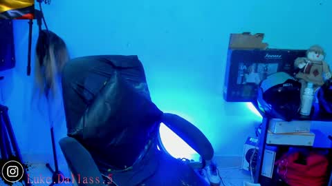 Snapshot of damian_torner chatting on 04.30.26 Damian torner online show from 04.30.26