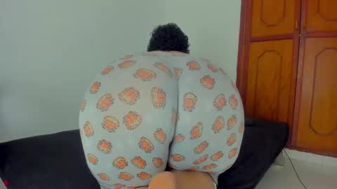 Kary-- independent model Schedule 0530am-1000am colombian time online show from 10.16.25