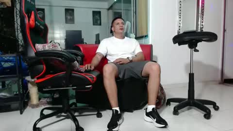 damyan_2003 online show from 01.01.25