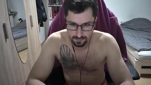 King Dan online show from 11.25.25