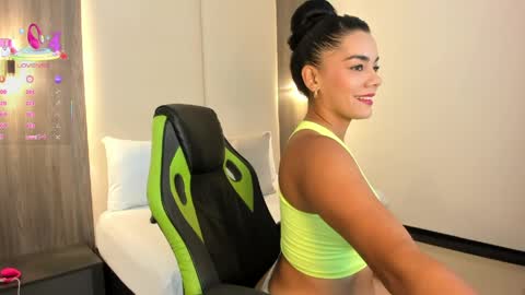 D A N A  online show from 04.06.26