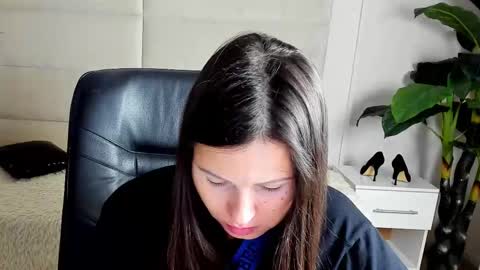 Dana Dom online show from 10.25.25