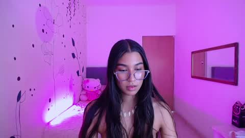 Snapshot of dana_paula chatting on 02.19.25 dana_paula online show from 02.19.25