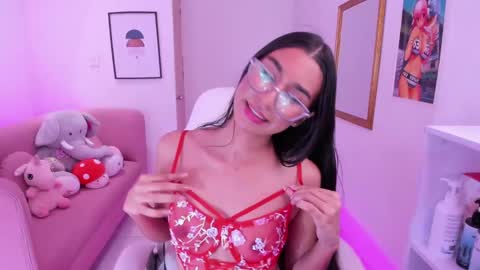 Snapshot of dana_paula chatting on 03.08.25 dana_paula online show from 03.08.25